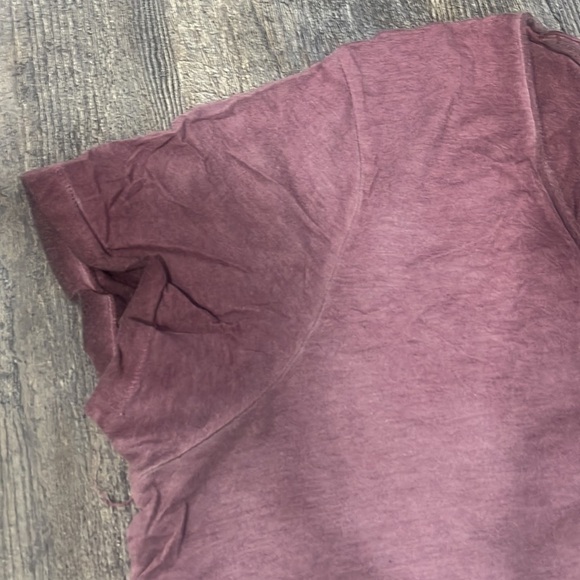 2 Mavi t shirts - Picture 8 of 9